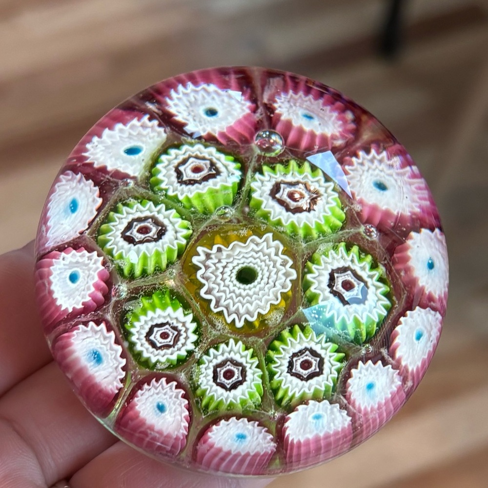 Dazzling Vintage Millefiori Glass Paperweight! - Picture 5 of 7